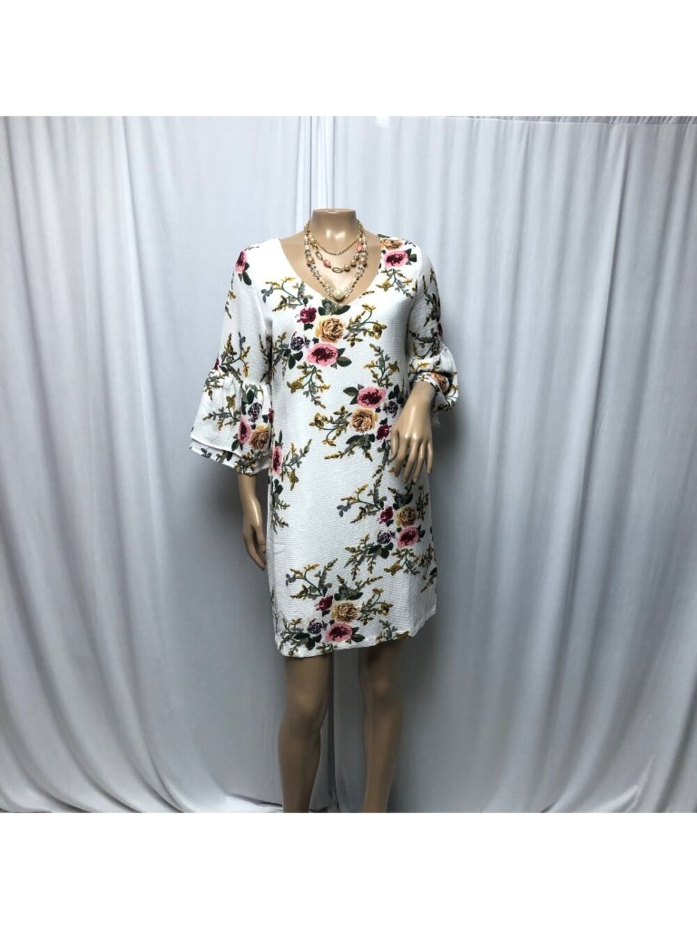 Belongsei Dress Womens Size Small White Pink Floral Bell Sleeve V-Neck Romantic
